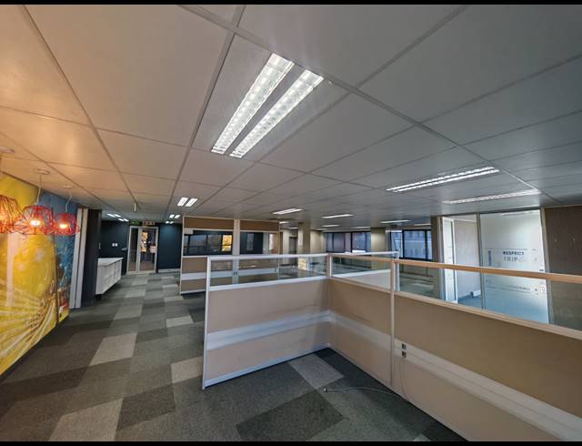 551M² OFFICE TO LET IN RANDJESPARK